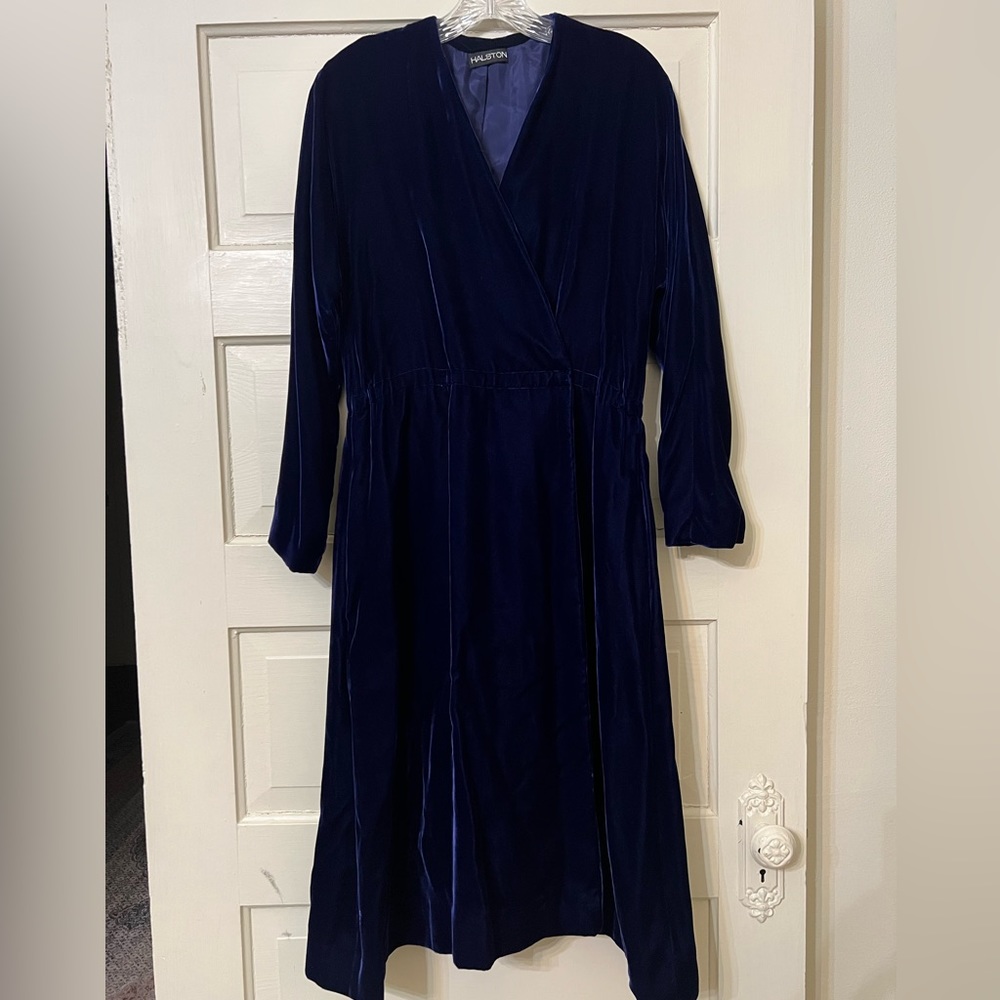 Halston Vintage 1970’s Velvet Dress. Deep Navy  Mint Condition